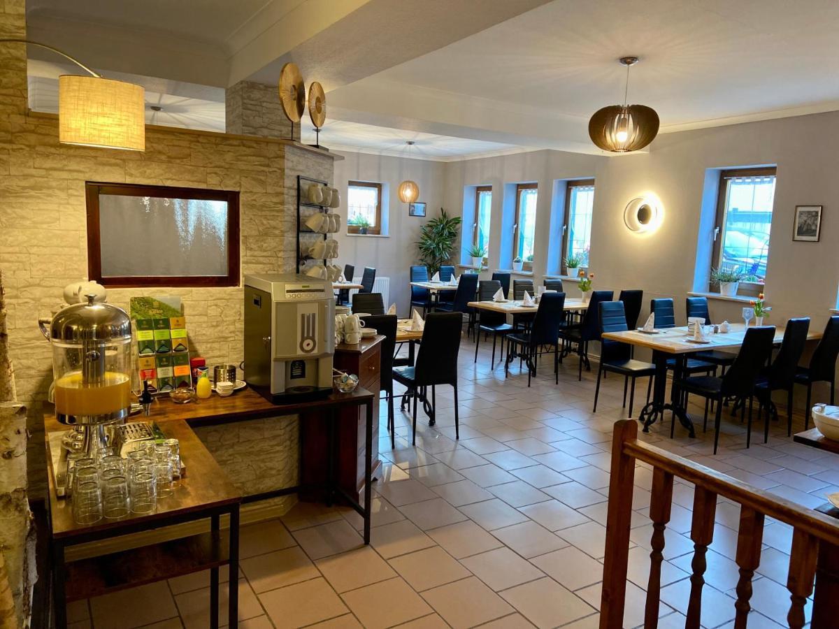 Hotel Garni Zum Rebstock Naumburg  Bagian luar foto