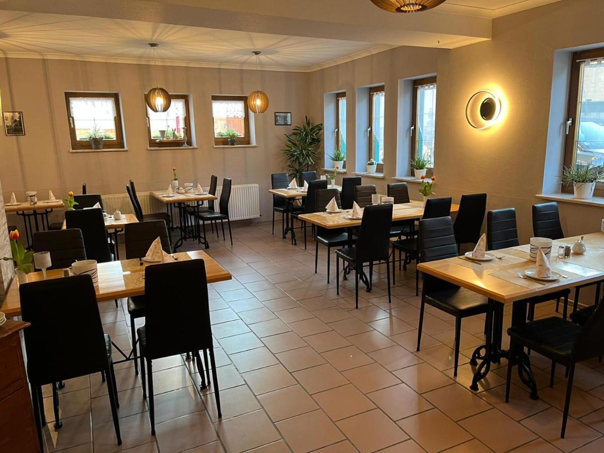 Hotel Garni Zum Rebstock Naumburg  Bagian luar foto
