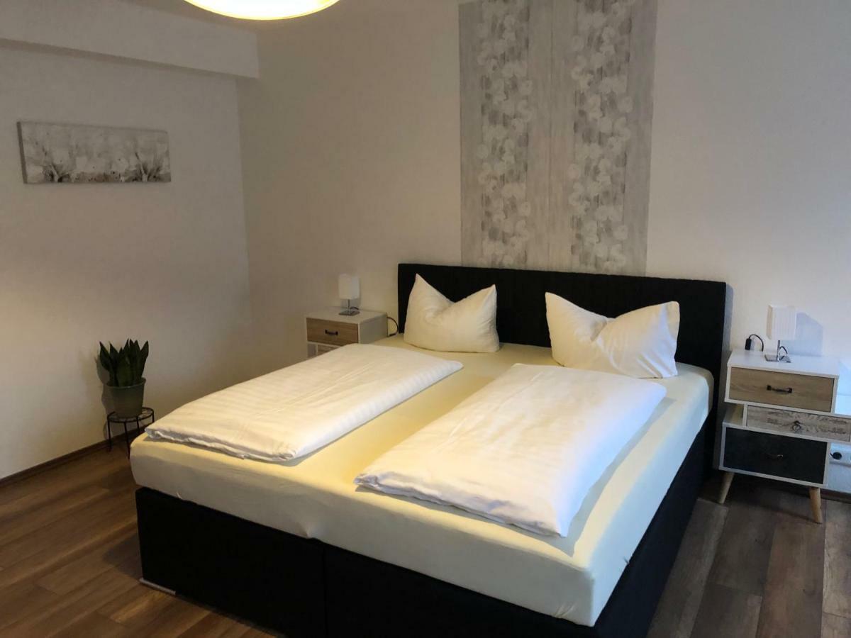 Hotel Garni Zum Rebstock Naumburg  Bagian luar foto